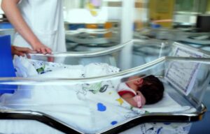 Sicilia, bimba di 5 mesi positiva, ma solo al terzo tampone