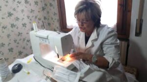 Mascherine fai da te: quanto filtrano e quali sono i materiali migliori?