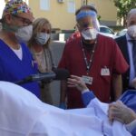 Donna di 97 anni, col virus e il femore rotto