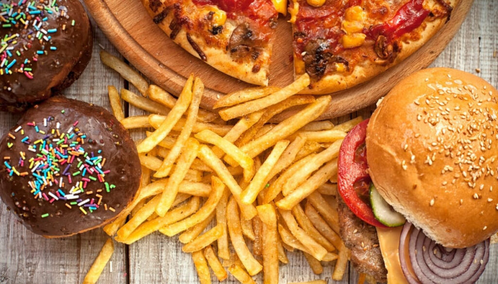 Dieta: quali sono i cibi che fanno ingrassare?