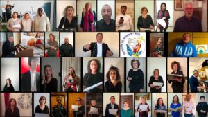 Riprendono le messe, il grazie cantato ai sacerdoti