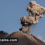 L'Etna fuma