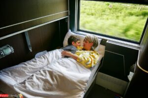 Treni: di notte solo cabine esclusive e da soli
