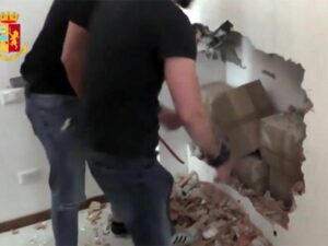 A Milano più grande sequestro in contanti della storia, c'è uno sciclitano