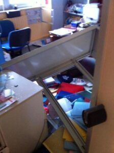 Nuovo raid vandalico alla scuola Falcone