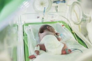 Mamma da Londra a Palermo col Covid, si sveglia dal coma