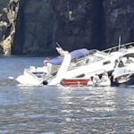 Eolie, yacht sbatte sugli scogli e affonda