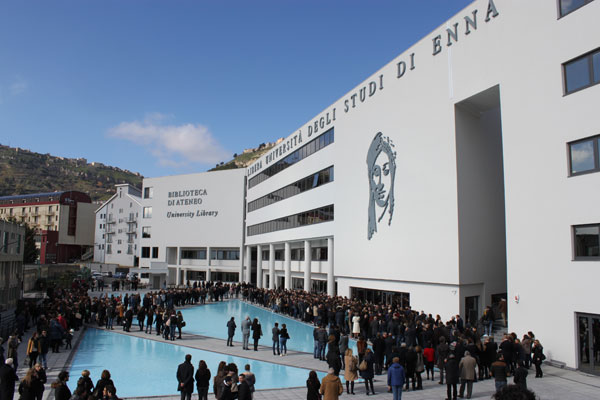 La Kore di Enna apre la facoltà di Medicina