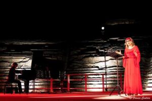 Lunetta Savino interpreta le due Medea a Siracusa