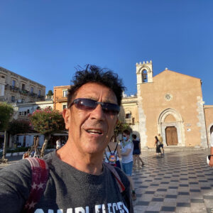 Edoardo Bennato: non so voi, io sono a Taormina