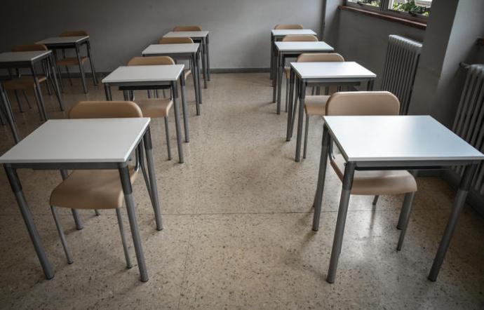 Scuola in Sicilia, questione di banchi
