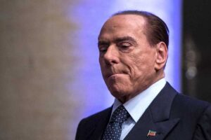 Berlusconi, tracce di una polmonite bilaterale