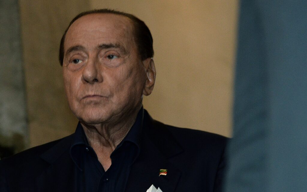 Berlusconi non &egrave; intubato