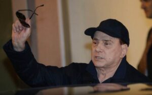 Covid, Berlusconi dimesso dall'ospedale