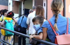 Sicilia, maestra positiva, chiude scuola dell'infanzia