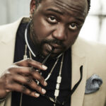 Brian Tyree Henry nel film Cyrano, girato fra Noto e Scicli
