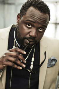 Brian Tyree Henry nel film Cyrano, girato fra Noto e Scicli