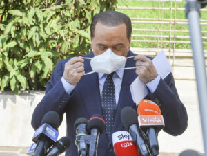 Berlusconi festeggia 84 anni col terzo tampone positivo