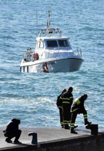 Sub morti in spiaggia: mamma tunisina, due sono figli miei