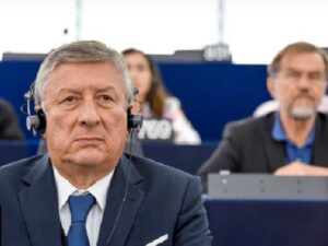 Leontini sindaco al fotofinish