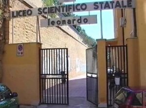 Positivo studente del liceo Leonardo, classe in quarantena