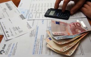 Bollette troppo care: indagate 13 società, tra cui l’Enel