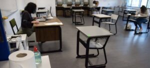 Covid, due casi in due scuole siciliane, alunni e insegnanti positivi