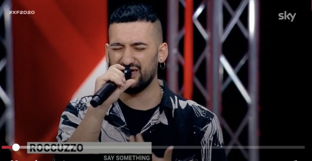 Nella sua prima esibizione ha commosso Emma