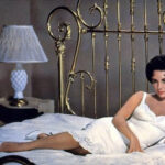Elizabeth Taylor in "La Gatta sul tetto che scotta" (1958)