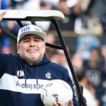Maradona ricoverato in ospedale: “Non è Covid, è solo triste”