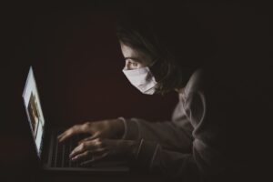 Covid, la seconda ondata era questa: come evolverà e quanto durerà