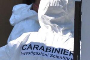 Trapani, neonato morto col cranico fracassato: la mamma è una 17enne