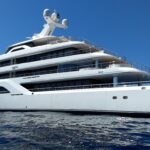 Pagati 4 euro l’ora (e picchiati) per lavorare a yacht di lusso