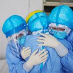 Noi, infermieri senza volto, nei reparti della pandemia