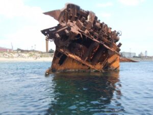 Sicilia, sub trovato morto