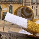 Lo spelacchio di Ragusa abbattuto dal vento