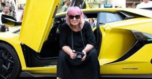Letizia Battaglia sulla Lamborghini