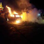 Incendi: distrutte 4 vetture in atrio condominio a PaternÃ²