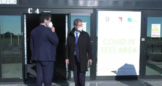 Il governatore Musumeci in ricognizione, lunedì, all'aeroporto Fontanarosa di Catania