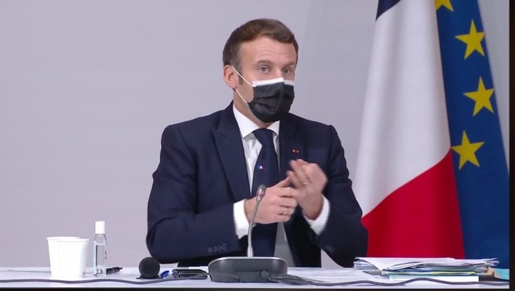 Macron positivo al Covid, si isolerà per sette giorni
