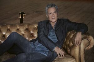 Claudio Baglioni, il nuovo singolo è "Uomo di varie età"