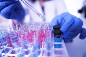 Covid, al via i test su un farmaco che garantirebbe l’immunità immediata
