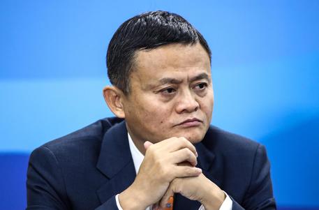 Alibaba crolla a Hong Kong, chiude a -7,98%