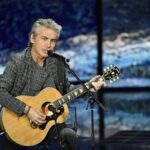 Ligabue, videoauguri ai fan con sorpresa