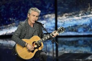 Ligabue, videoauguri ai fan con sorpresa
