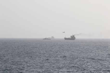 Iran sequestra cargo Corea Sud nello Stretto di Hormuz