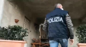Bomba carta in un bar a Siracusa, lievi i danni