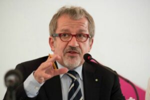 Roberto Maroni operato all’ospedale neurologico Besta di Milano