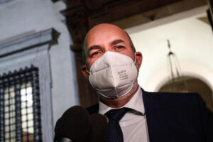 Crimi, se Renzi ritira ministri no a nuovo governo con Iv
