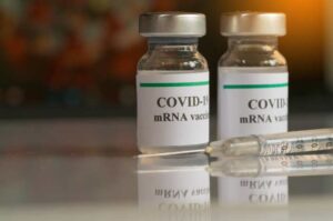 Covid, il vaccino mRna potrebbe sconfiggere anche il cancro